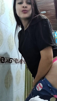 Porn Actress Yulieth Gomez Shows Her Tits