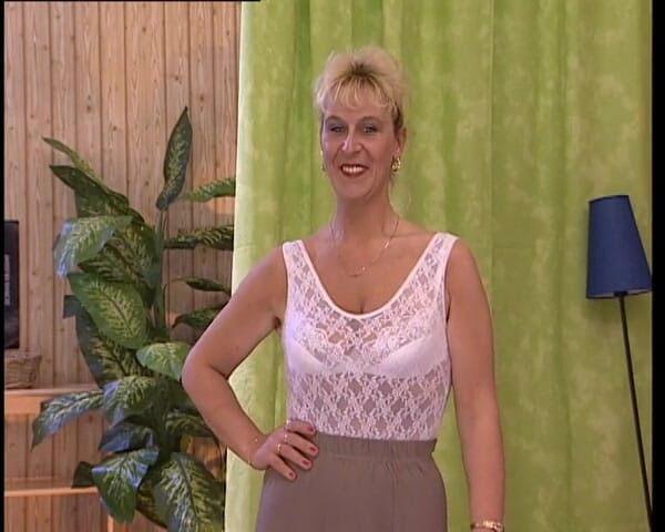 YOUR FIRST PORN: Ulla durante softclip de cuidado íntimo