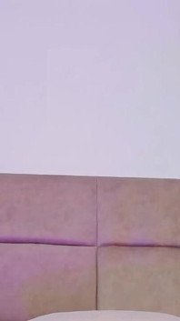 Chica sumisa está sujeta a las solicitudes de su usuario