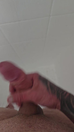 Hot bori: Se masturber sous la douche