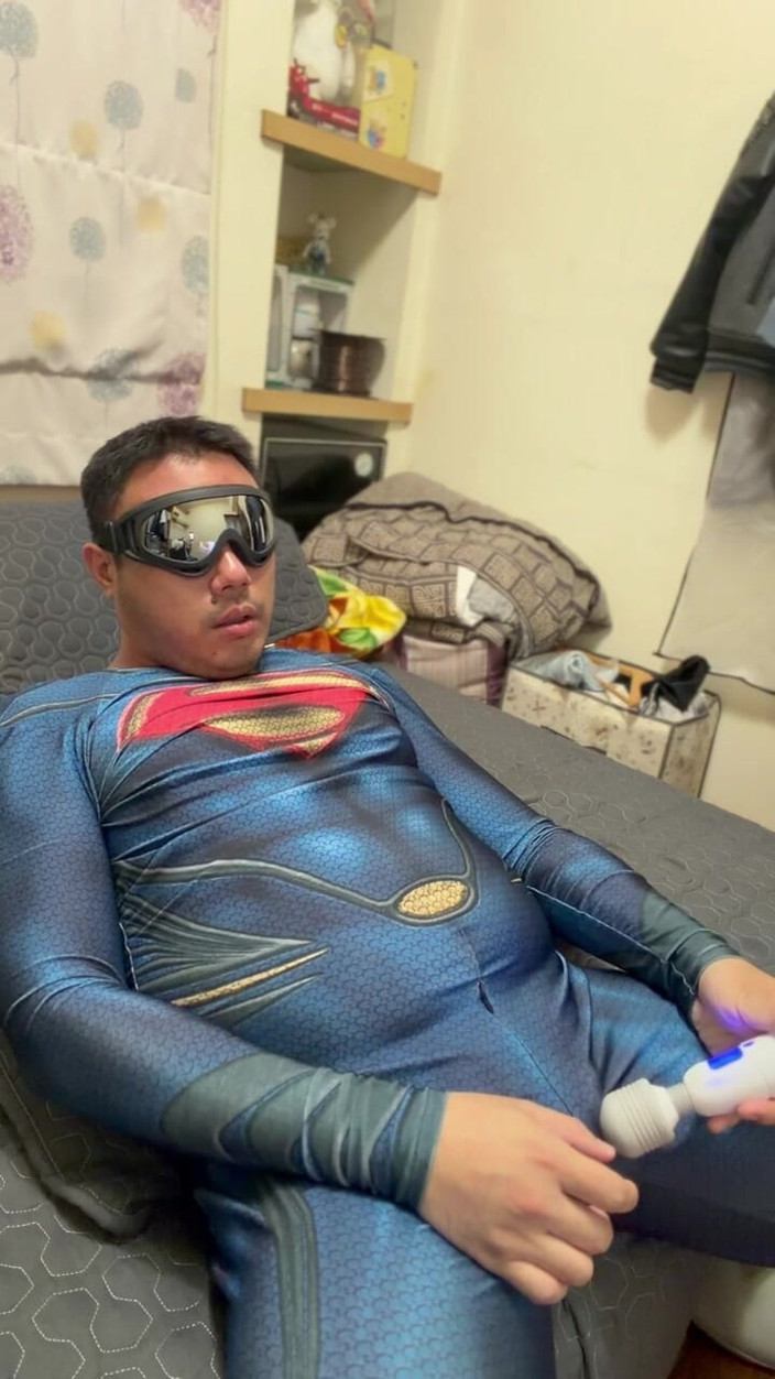 Bear Li: Fat Superman ist im Frühling