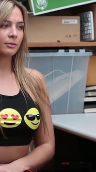 Shoplyfter - oplichter tiener geneukt door een oudere detective