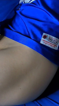 Il mio pene si ribella mentre faccio un pisolino non mi farà trovare una posizione comoda!