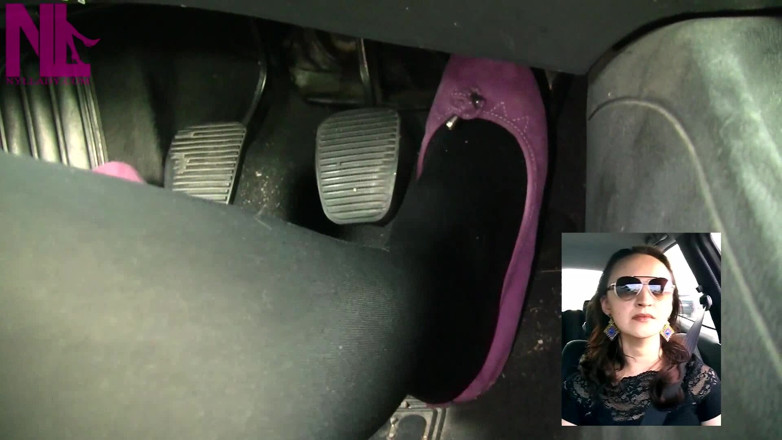 Nyllady: Driving in Black Thick Nylons and Pink Flats