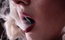 Arya Grander: 喫煙フェチ:ソロセクシーなビデオのホットブロンドBratty MILF AryaグランダーGlaminatrixクローズアップ赤い唇