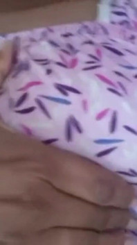 Desi Anne grandi tette pelose