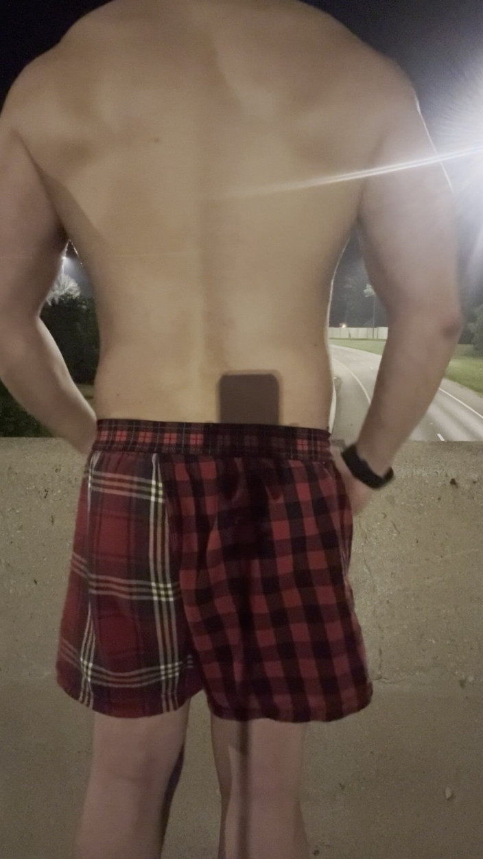 barenakedboy: 자지를 빨고 핑거링하는 18세 소녀
