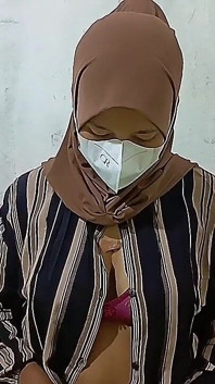 Guru hijab thủ dâm