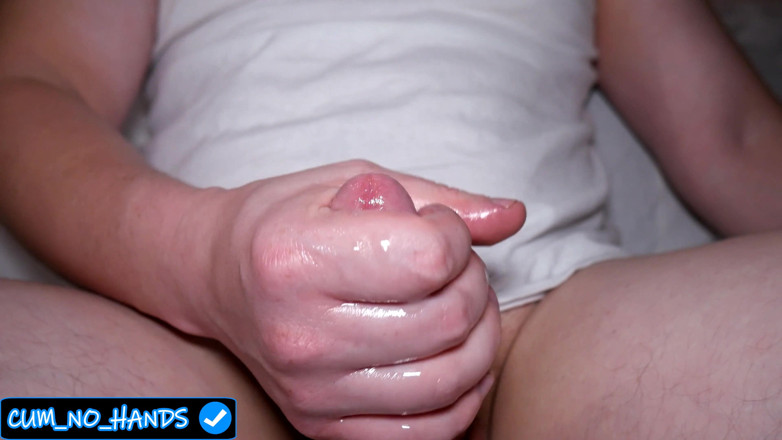 Cum no hands: Wielki soczysty kutas w oleju - orgazm z bliska, dużo rozpryskiwania...
