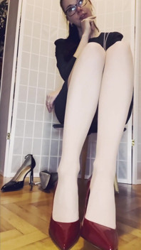 Showing off My Heels and Pumps on Nylon Feet POV