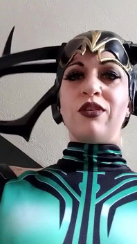 Hela dominante victoria