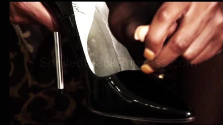 The Goddess Simone: Sniffing foot fetish