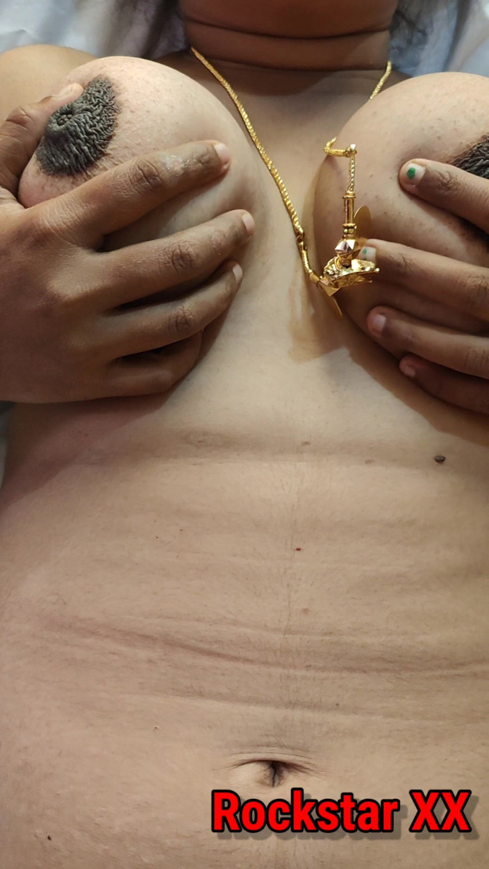 Rack star XX: Seksi kız büyük memeli kız arkadaş sikişiyor