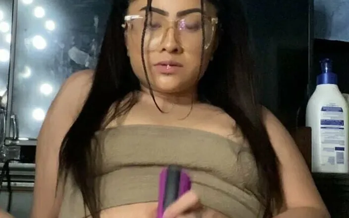 Drippinwet: Do You Like My Pussy