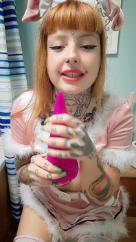 Adorável coelho adora dar goldenshower