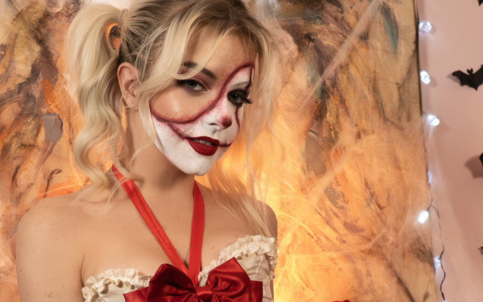 Blonde Gabie: Răsfățul de Halloween al lui Gabie