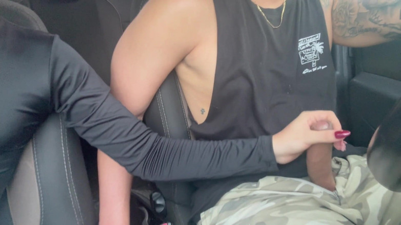 Teen amateur Latinas: Petite Student Gives Handjob in the Car and Makes Him...