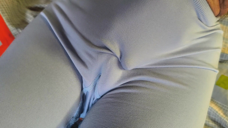 Blondasexy00: Der stiefbruer wagte es, meine jungfräuliche muschi zu berühren! Folgt...