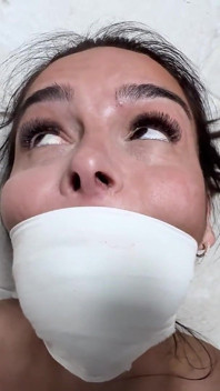 Noční můra telefonního hovoru: knocks Out Latina, Výprask zadku, Chytí prsa a vrhá nůžkový Hogtie Challenge (hd)