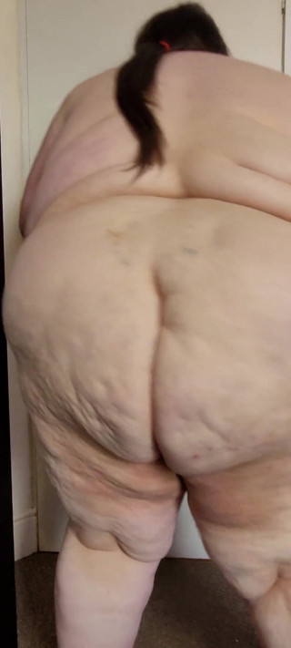 SSBBWLadyBrads: Ass clapping this fat butt