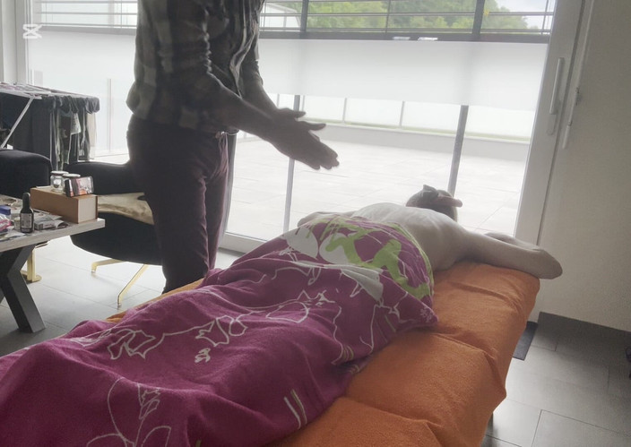 Sirene: Massage till kuk i munnen