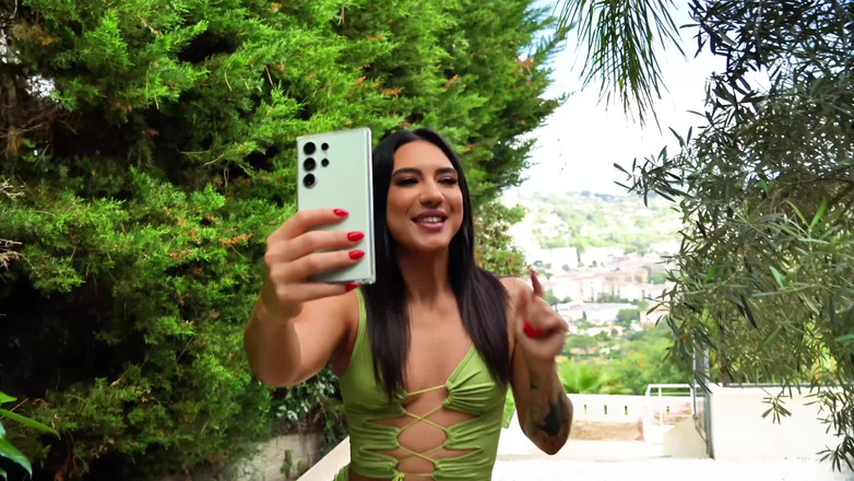 Jet sex prod: Bir yüzücü fizyoterapistiyle yatıyor