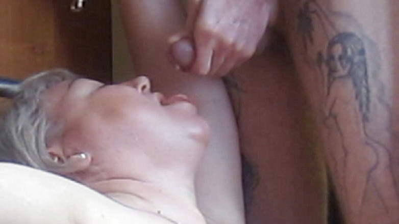 Zona901: Attachée au placard, baisée dans la bouche et éjac n ° 4