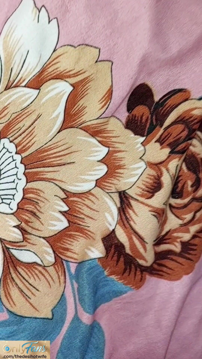 TheaDesiHotwife: French Kiss Et Sexe À Peine Sexuel Par Un Petit Pénis.