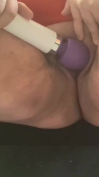 Grubaski robię moją grubą cipkę spermę z różdżką i dildem