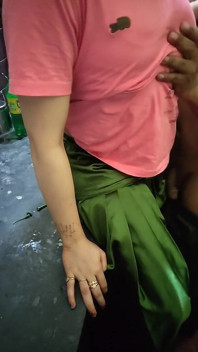 Dever ne bhabi ko akele på kr choda