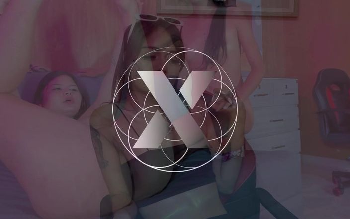 Feet Lovers club: Lesbienele arzătoare fac un spectacol cu fetișuri cu picioare