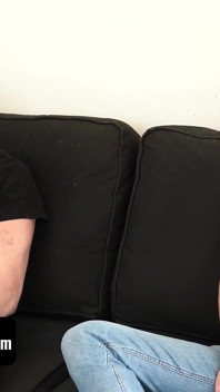 Sensual hermanastro: la sorpresa de garganta profunda del inocente gamer