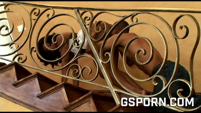 GS studio: Heißer schwarzer anal-dreier mit dem arsch von sexy zimmermädchen