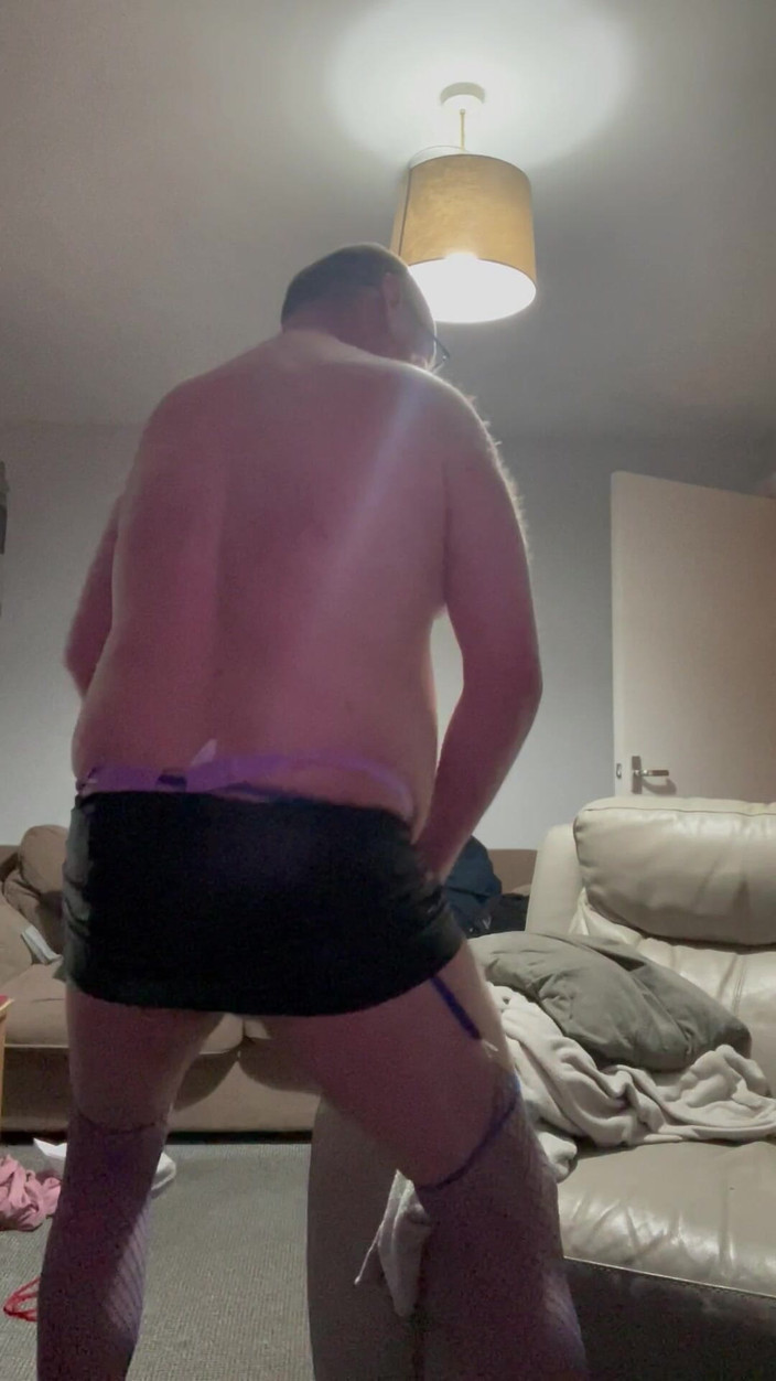 Ancient456: Julian houdt van sexy striptease