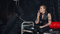 Cruel Anettes fetish world: Dym na twarzy