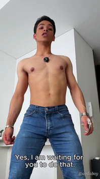 Peníze dominace s Blue Jeans