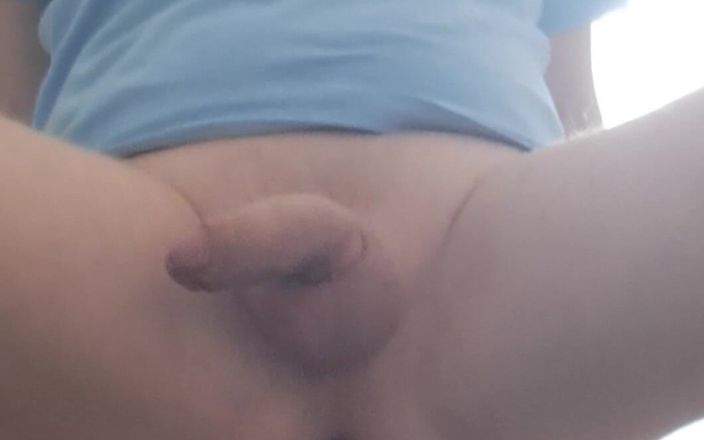 Becky_Boy: Sevimli adam dildoyla deliğini genişletiyor