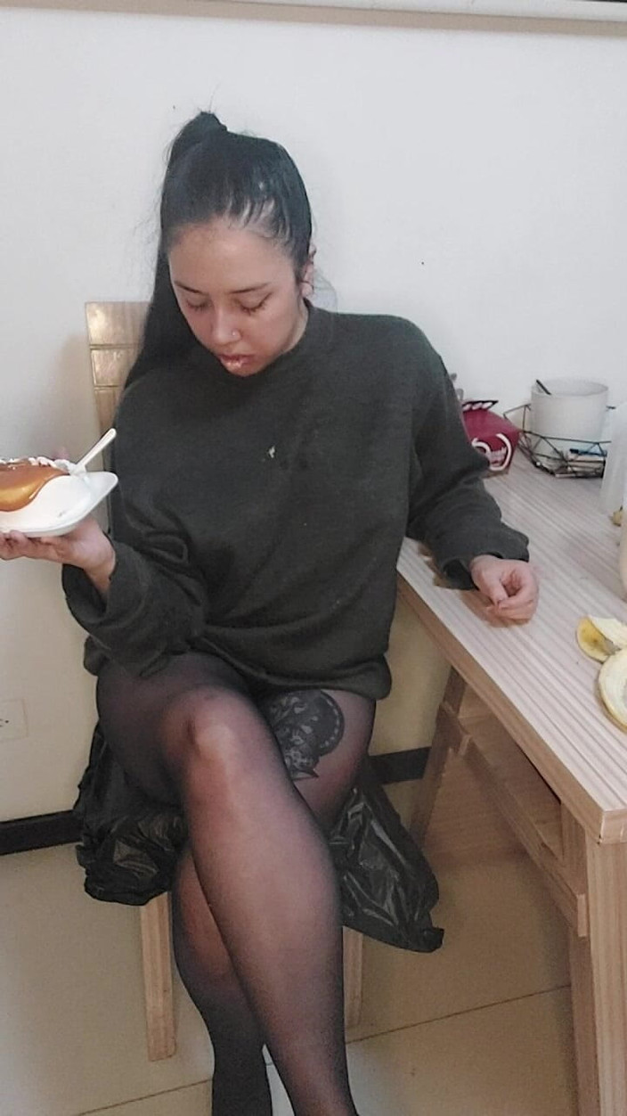 Golden domme: Îmi umplu stomacul cu mâncare