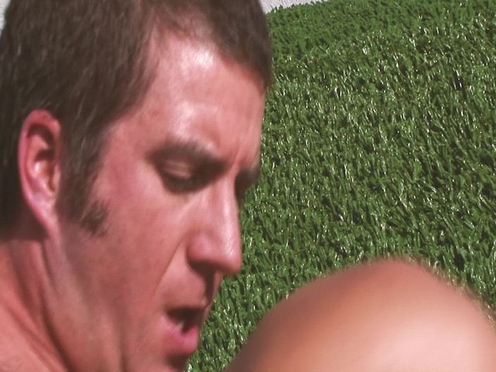 DARVASEX: Seksi sahnesi-3 iki ateşli latin arkadaş havuzda üçlü seks yapıyor