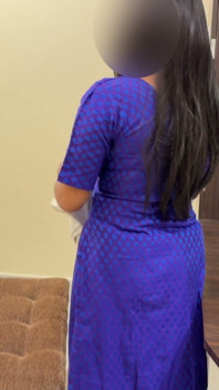 DESI ROOM SERVICE ! La femme de chambre Aishu baise le client et salit la chambre Sexe hardcore indien en hindi