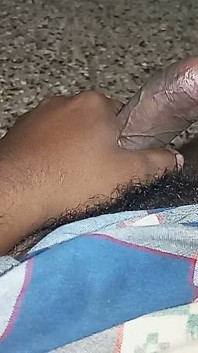 Adik ipar saya menghisap zakar hitam besar saya dan menjilat