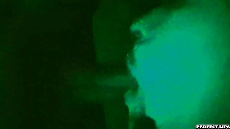 Wildwood21519: Elle a fait une vision nocturne et suce une bite !!