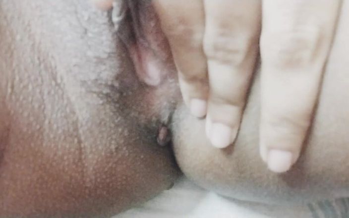 Hot jiya: मुझे कौन छोड़ेगा, टिप्पणी करके मुझे बताऊंगा