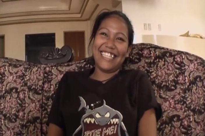 Asian Cuntz: Tailandesa prostituta cavalgando no sofá em seu casting