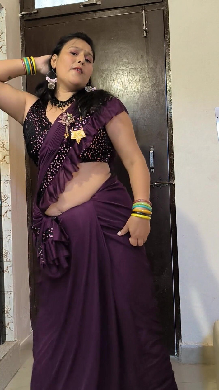 Puja555: Desi Puja Bhabhiヌードダンス