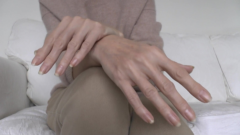 Lady Victoria Valente: Mani ed unghie bellissime ed eleganti presentate da Lady Victoria...