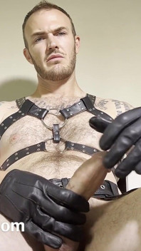 มาสิ แล้วคุกเข่าลงเดี๋ยวนี้