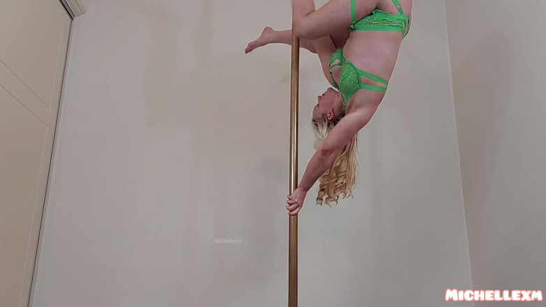 Michellexm: Sexy blondýna Úžasný pole dance