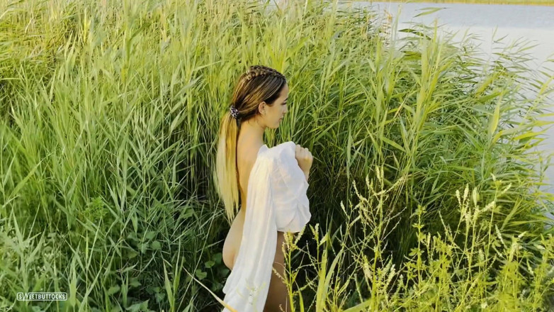 SweetButtocks: Andando nua na natureza