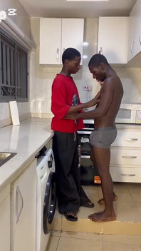 Un jeune gay parle d’élevage hardcore